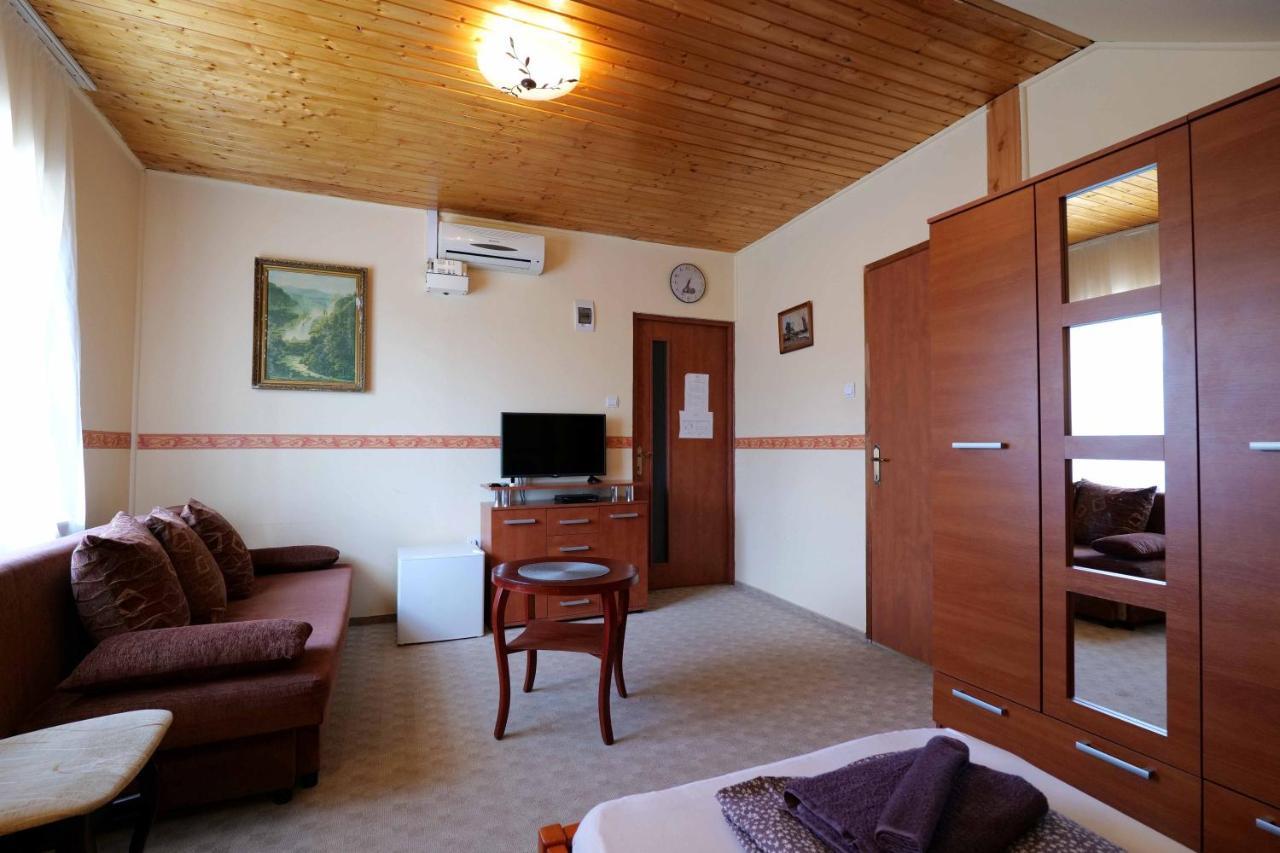 Hotel Nyilas Fogado Nyíregyháza Zewnętrze zdjęcie