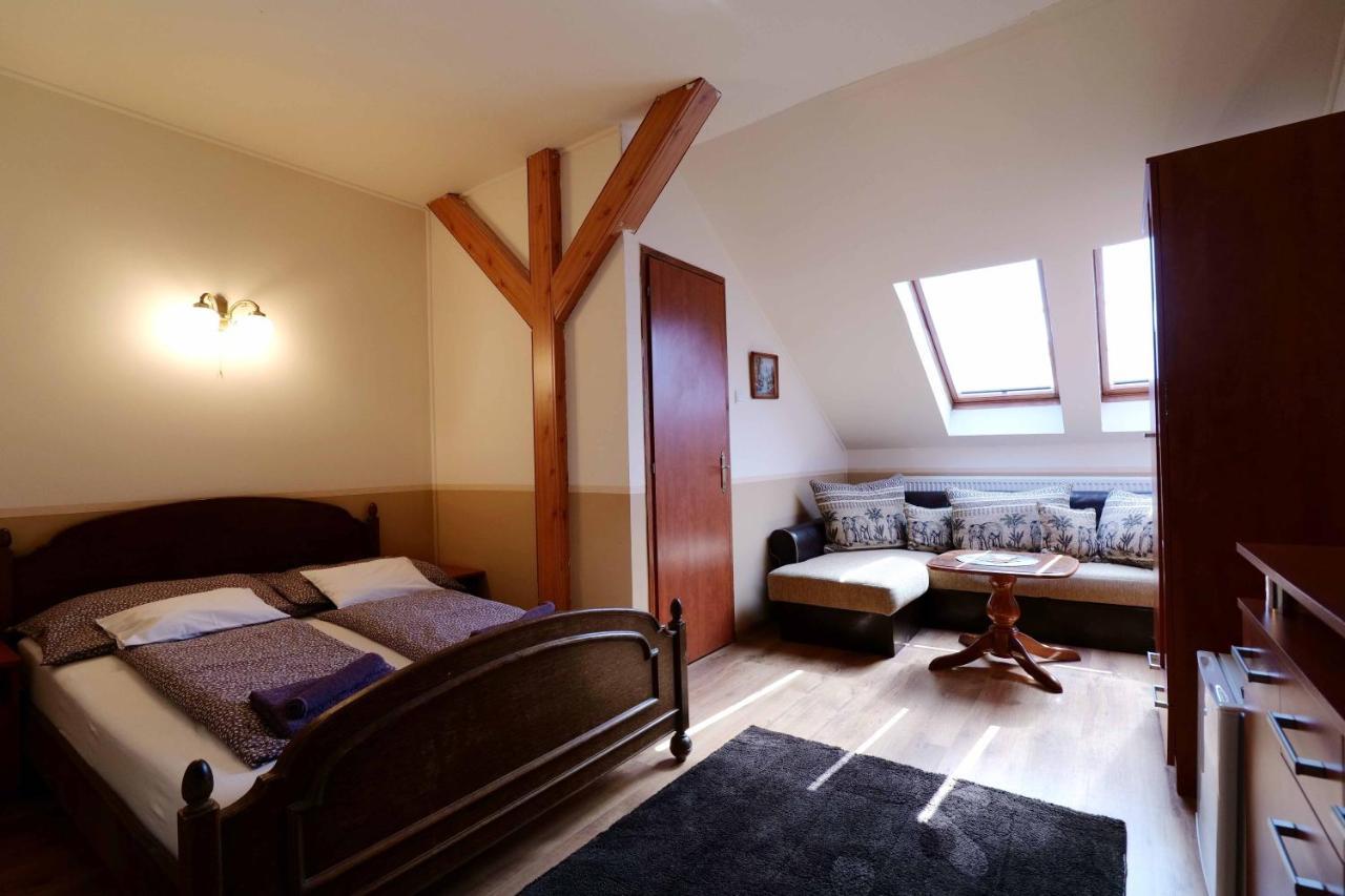 Hotel Nyilas Fogado Nyíregyháza Zewnętrze zdjęcie