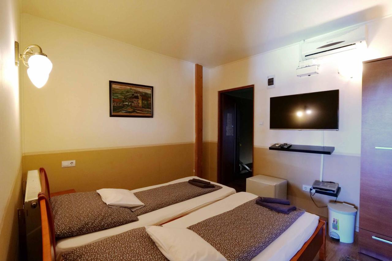 Hotel Nyilas Fogado Nyíregyháza Zewnętrze zdjęcie