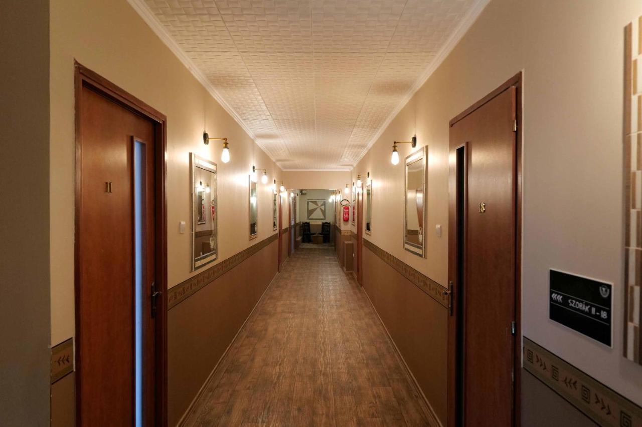 Hotel Nyilas Fogado Nyíregyháza Zewnętrze zdjęcie