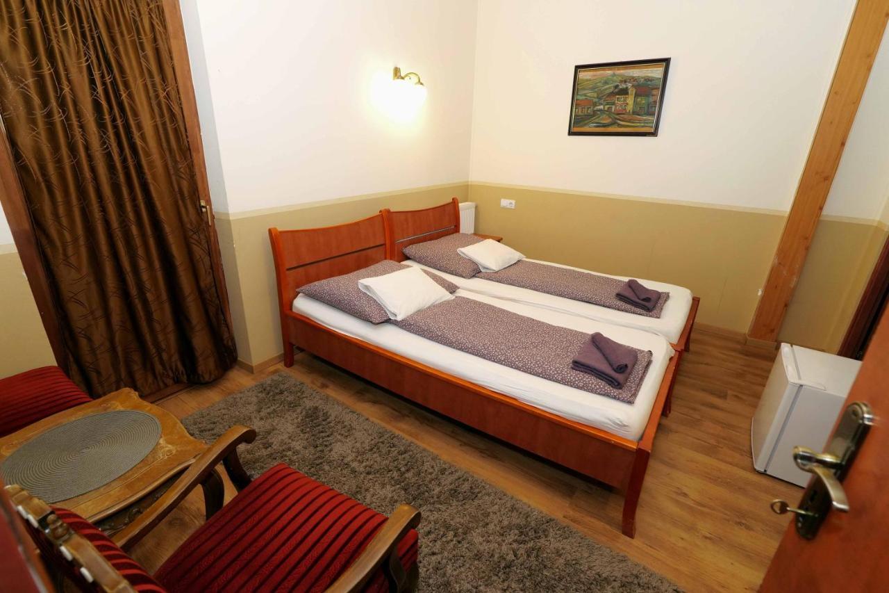 Hotel Nyilas Fogado Nyíregyháza Zewnętrze zdjęcie