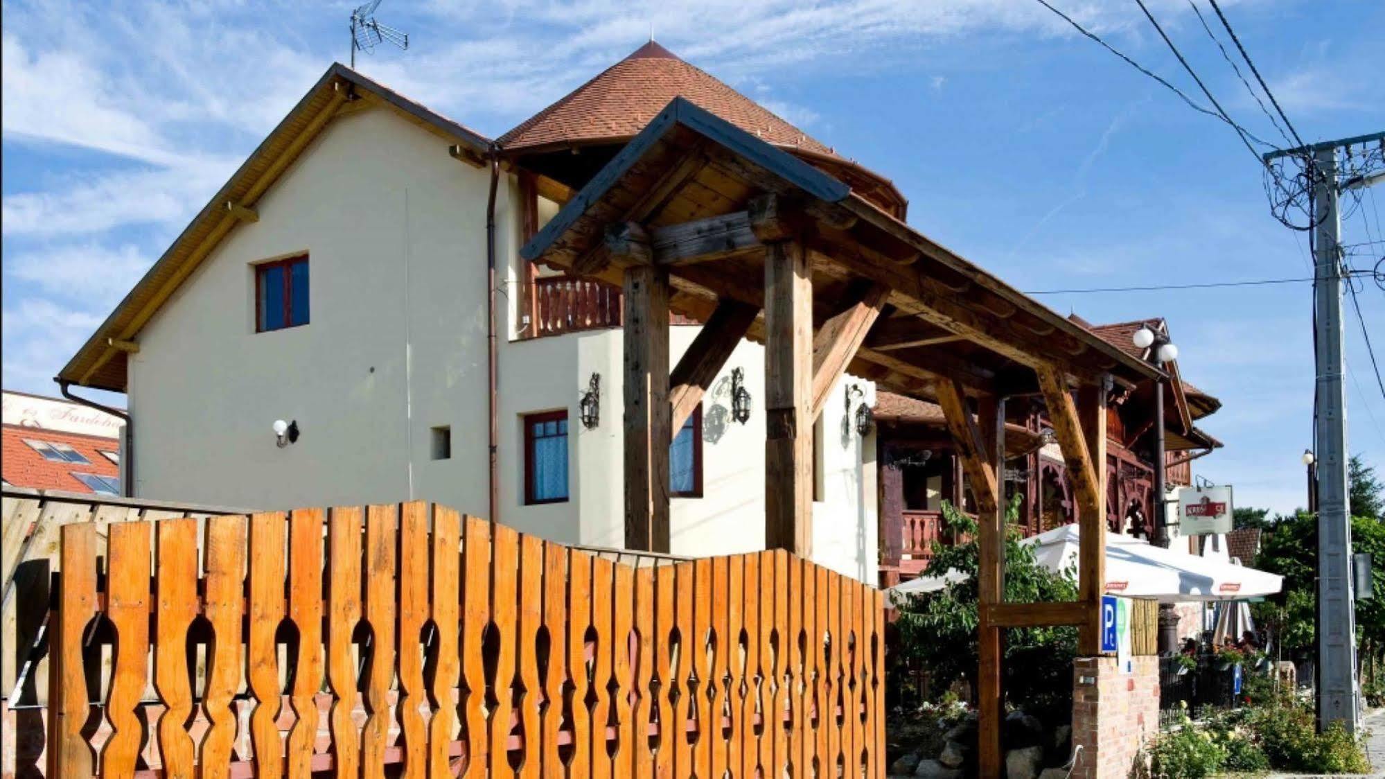 Hotel Nyilas Fogado Nyíregyháza Zewnętrze zdjęcie